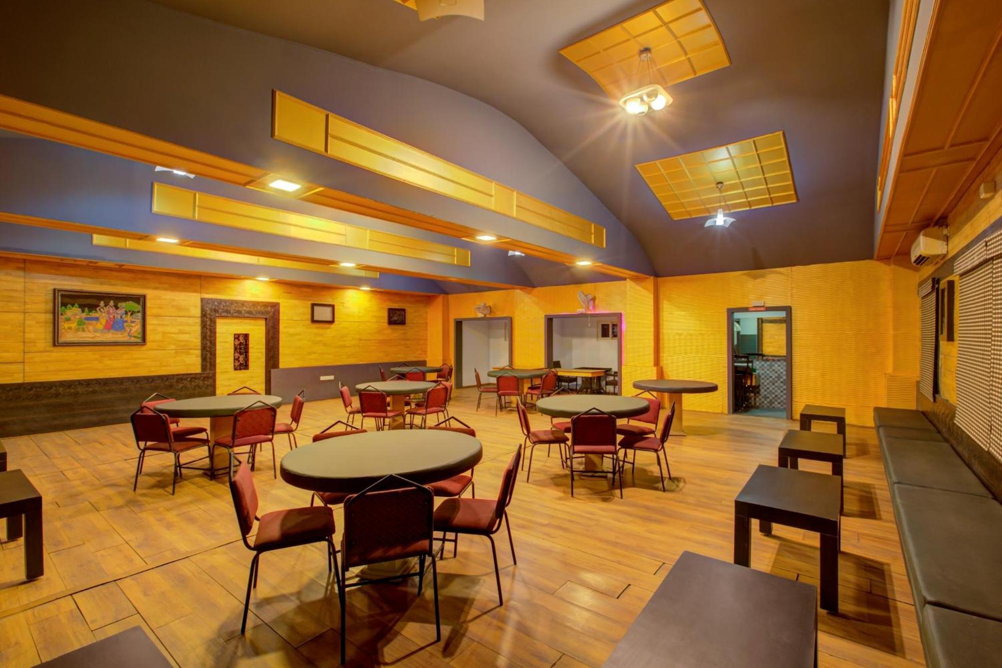 Super Townhouse Oak Jvh Hotel Бангалор Екстериор снимка