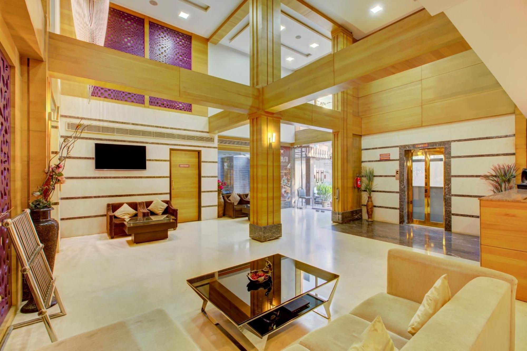 Super Townhouse Oak Jvh Hotel Бангалор Екстериор снимка