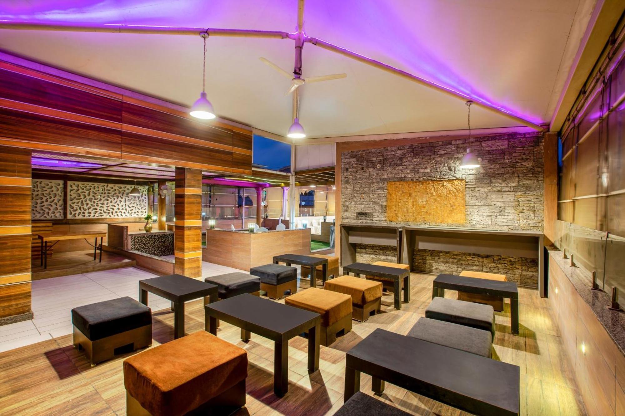 Super Townhouse Oak Jvh Hotel Бангалор Екстериор снимка